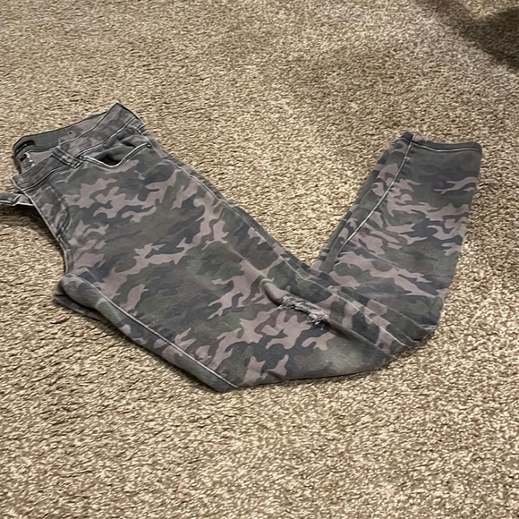 Cute Distressed Camo Jeans - Picture 1 of 7
